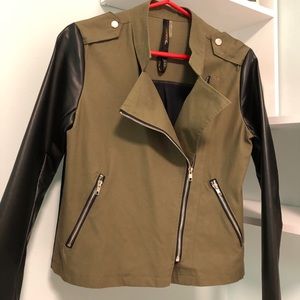 Leather sleeve jacket